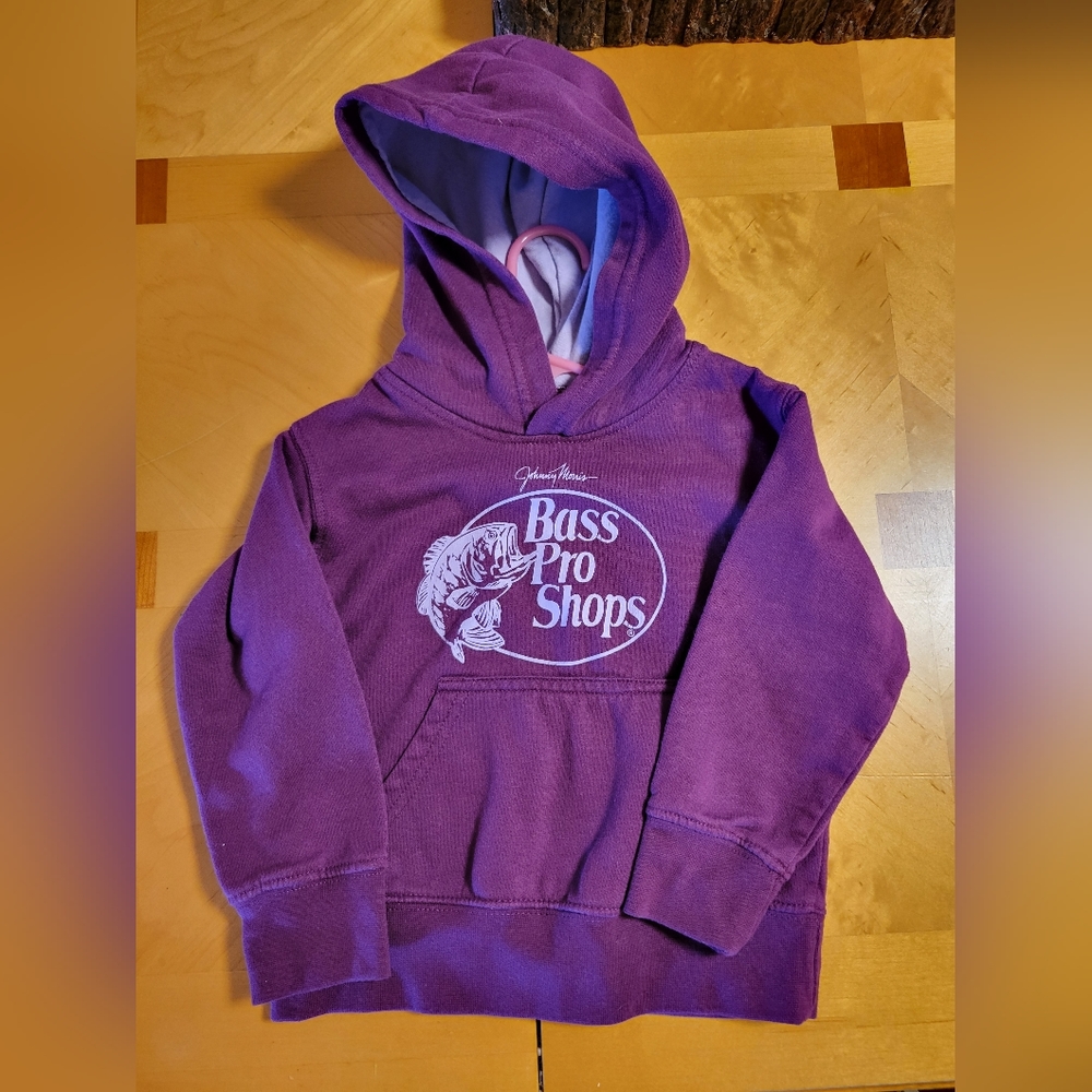 Bass pro shops sweatshirt